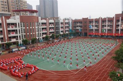 童心永向党 水韵百年红 -- 濮阳市领导到市实验小学进行“六一”慰问